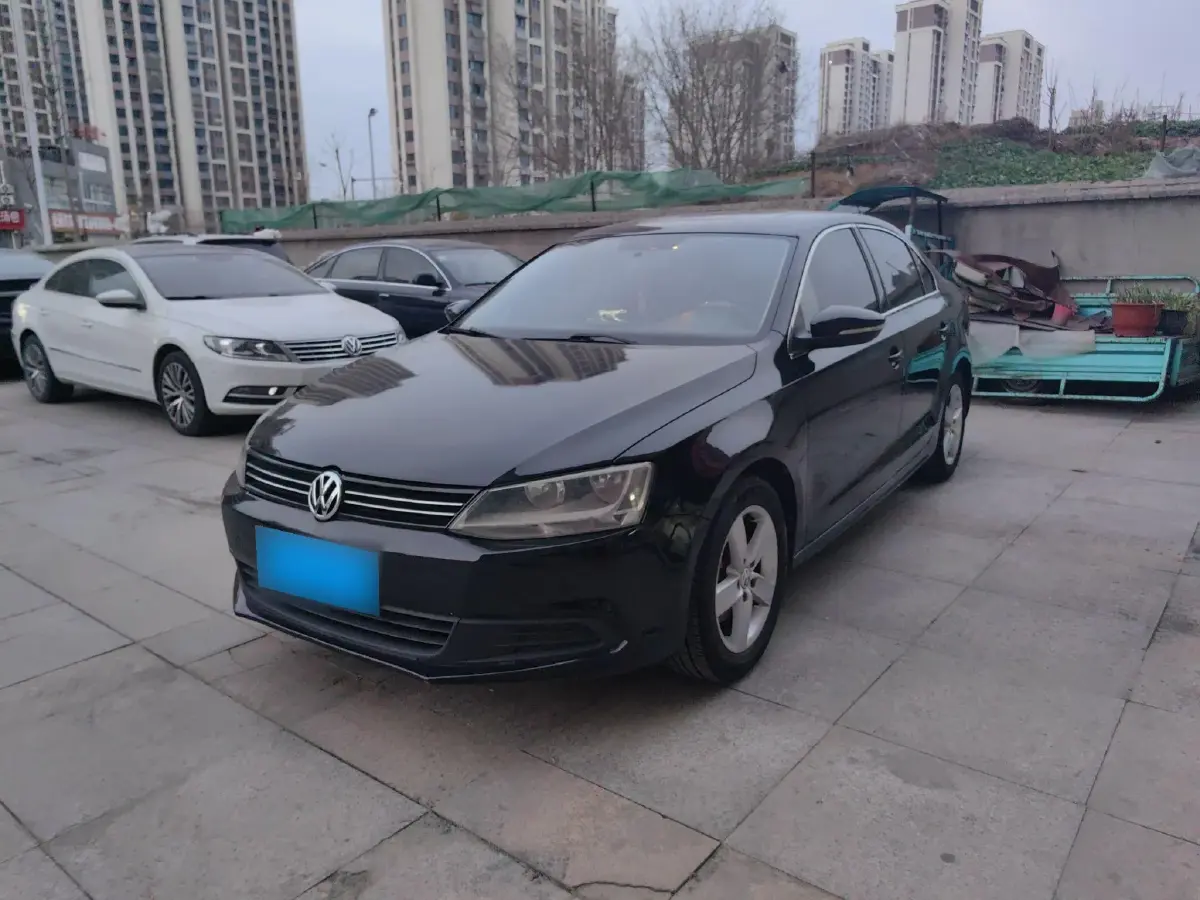 2013 Volkswagen Sagitar 1.4T 131HP L4 7DCT