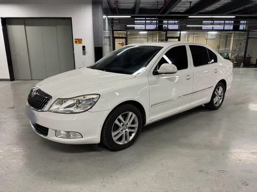 2014 Skoda Octavia 1.6L 105HP L4 6AT