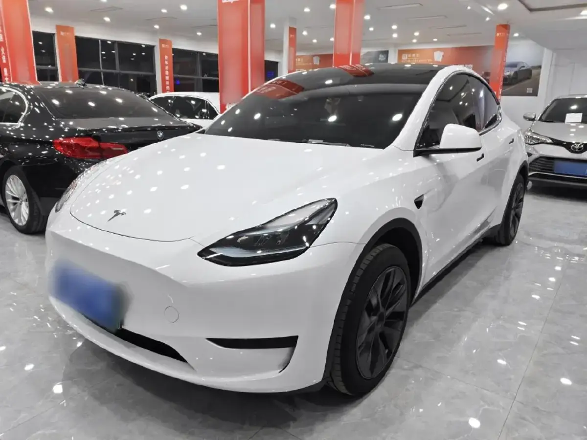 2024 Tesla Model Y BEV 60KWH