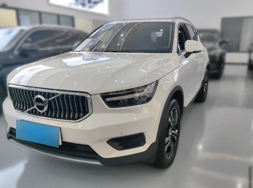 2022 Volvo XC40 2.0T 190HP L4 8AT
