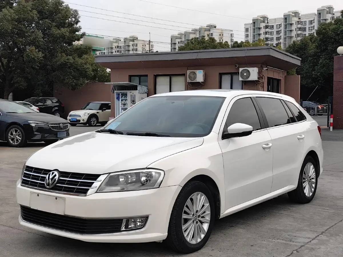 2013 Volkswagen Gran Lavida 1.6L 110HP L4 6AT