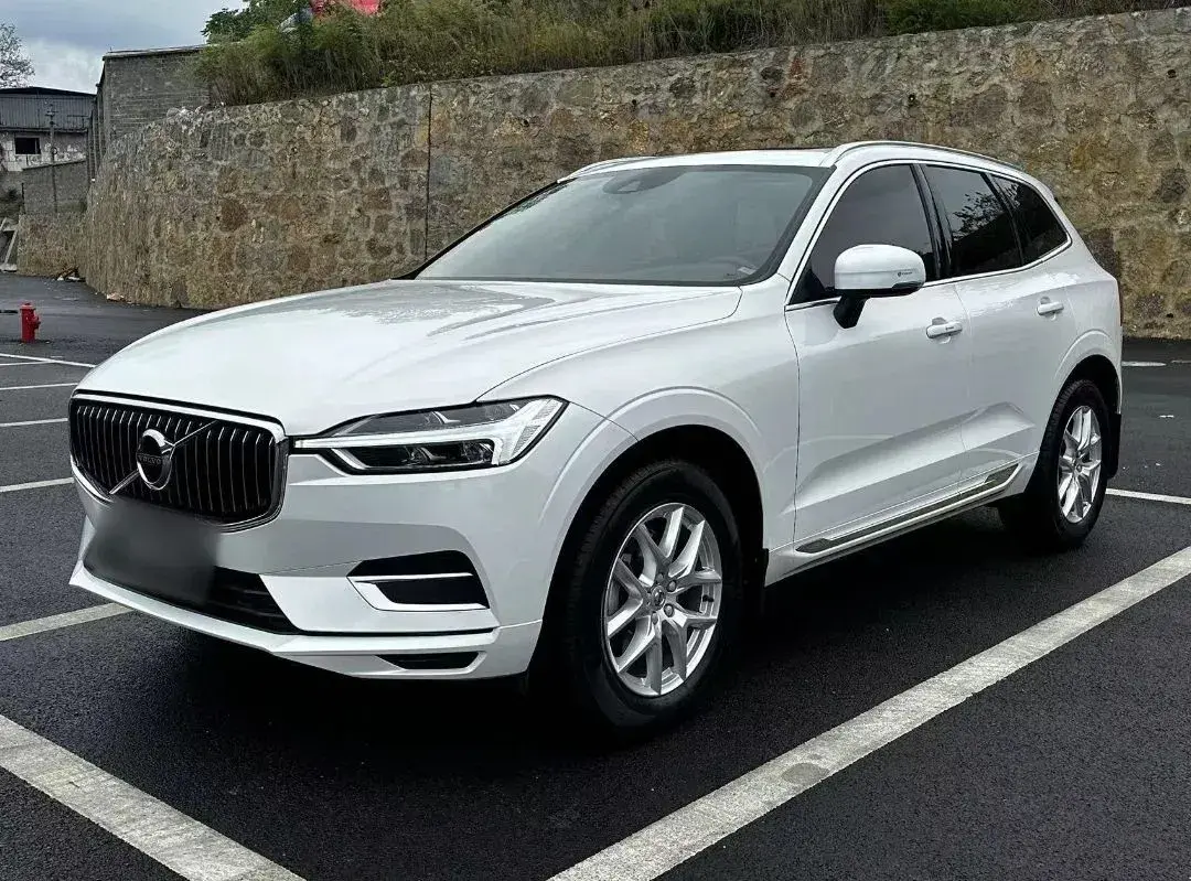 2021 Volvo XC60 2.0T 250HP L4 8AT