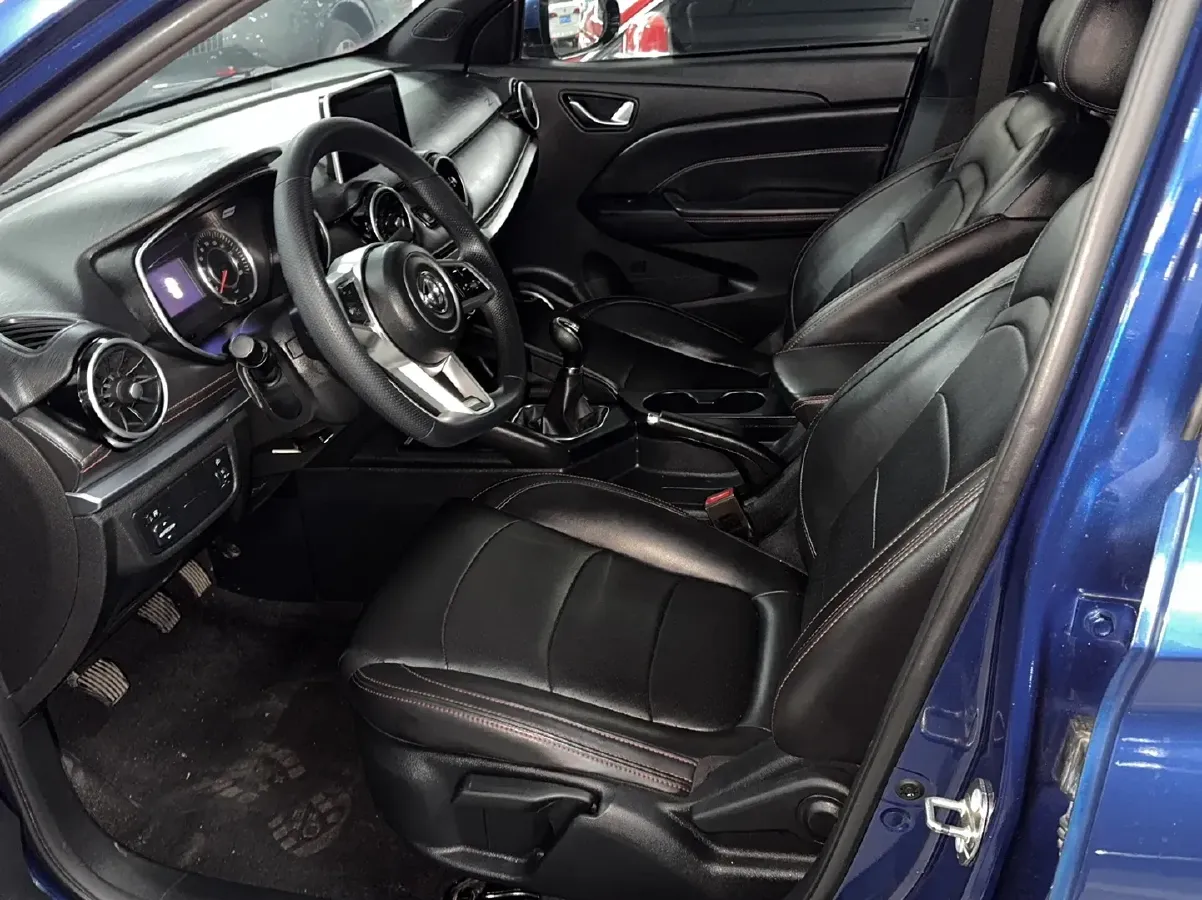 2021 DongFeng Fengon Fengon 500 1.5L 116HP L4 5MT,autocango,china used car exporter,china ev exporter,chinese used car exporter,chinese used ev exporter