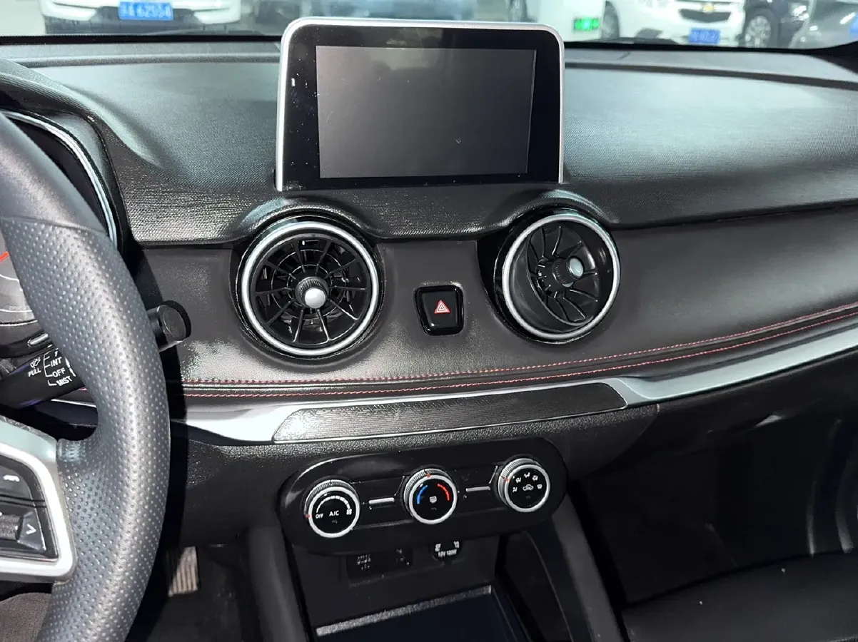 2021 DongFeng Fengon Fengon 500 1.5L 116HP L4 5MT,autocango,china used car exporter,china ev exporter,chinese used car exporter,chinese used ev exporter