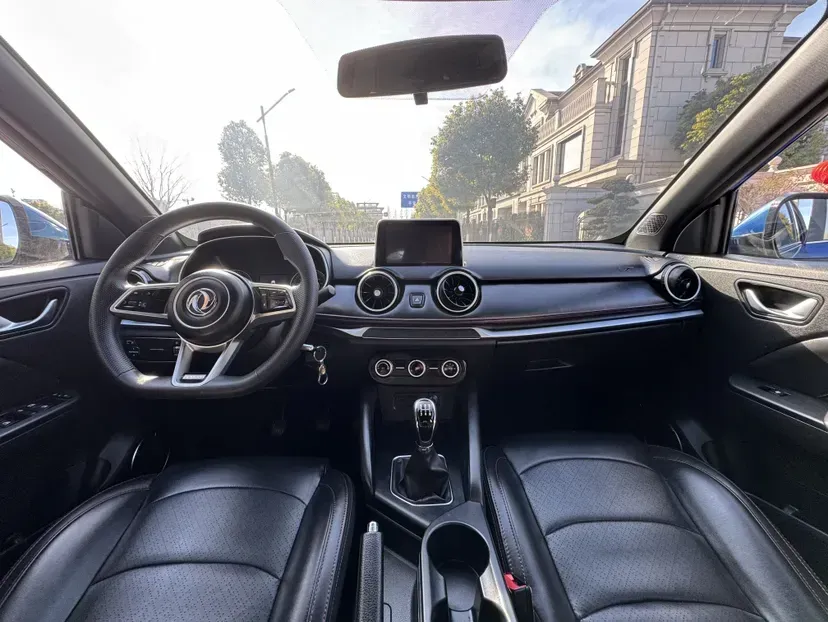 2021 DongFeng Fengon Fengon 500 1.5L 116HP L4 5MT,autocango,china used car exporter,china ev exporter,chinese used car exporter,chinese used ev exporter