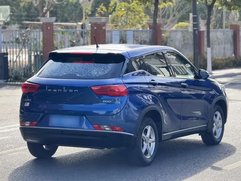 2021 DongFeng Fengon Fengon 500 1.5L 116HP L4 5MT,autocango,china used car exporter,china ev exporter,chinese used car exporter,chinese used ev exporter