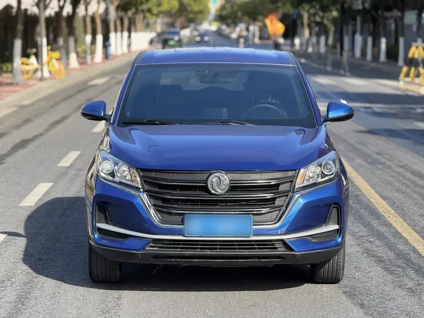 2021 DongFeng Fengon Fengon 500 1.5L 116HP L4 5MT,autocango,china used car exporter,china ev exporter,chinese used car exporter,chinese used ev exporter