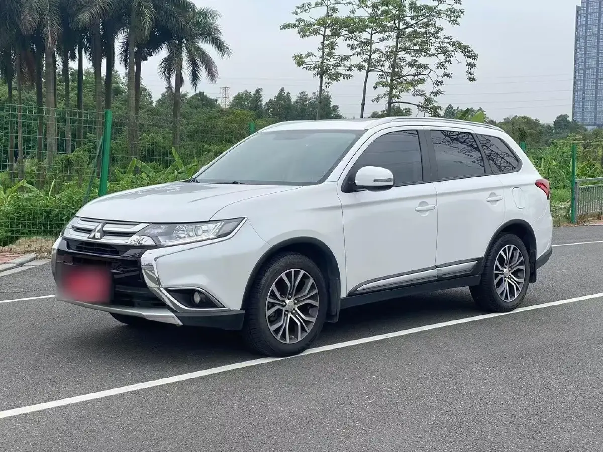 2018 Mitsubishi Outlander 2.0L 166HP L4 CVT