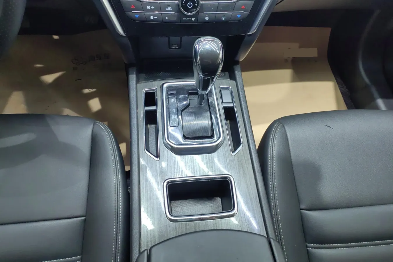 2018 Venucia T90 2.0L 144HP L4 CVT,autocango,china used car exporter,china ev exporter,chinese used car exporter,chinese used ev exporter