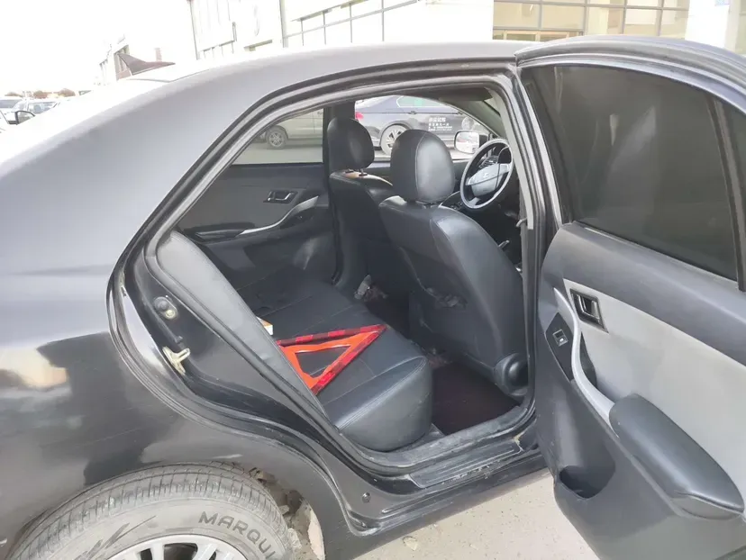 2014 Zotye Z300 1.5L 113HP L4 5MT,autocango,china used car exporter,china ev exporter,chinese used car exporter,chinese used ev exporter