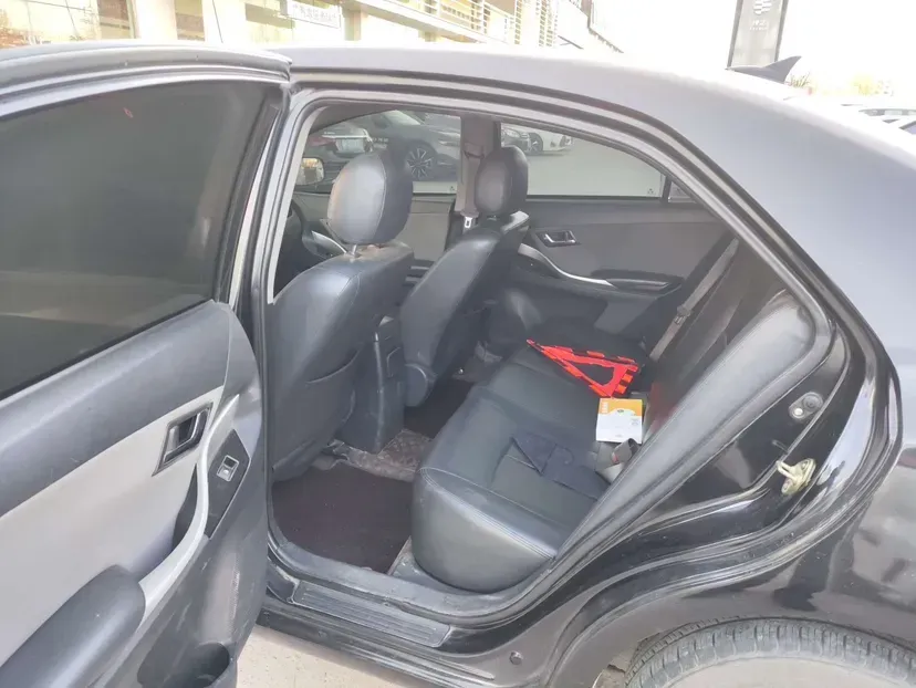 2014 Zotye Z300 1.5L 113HP L4 5MT,autocango,china used car exporter,china ev exporter,chinese used car exporter,chinese used ev exporter