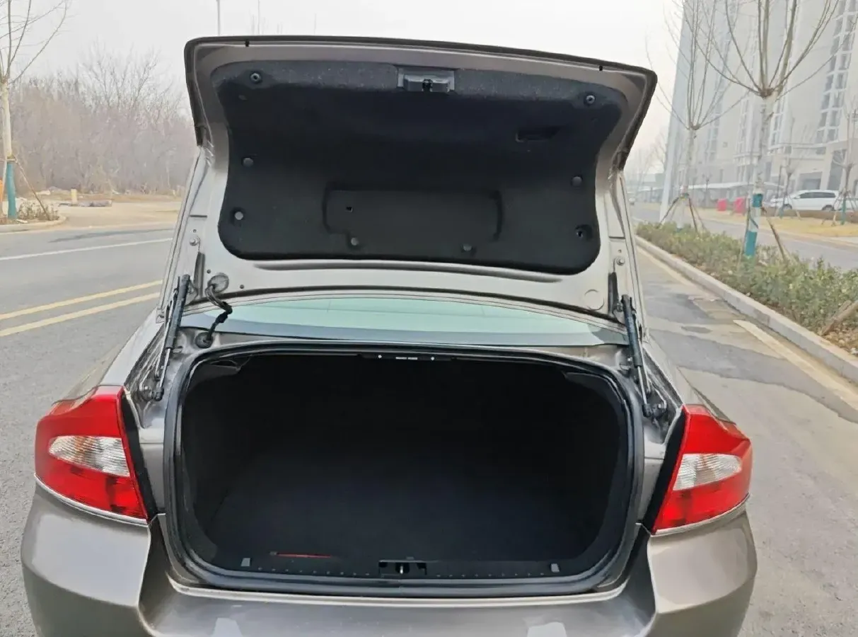 2012 Volvo S80L 2.0T 240HP L4 6DCT,autocango,china used car exporter,china ev exporter,chinese used car exporter,chinese used ev exporter