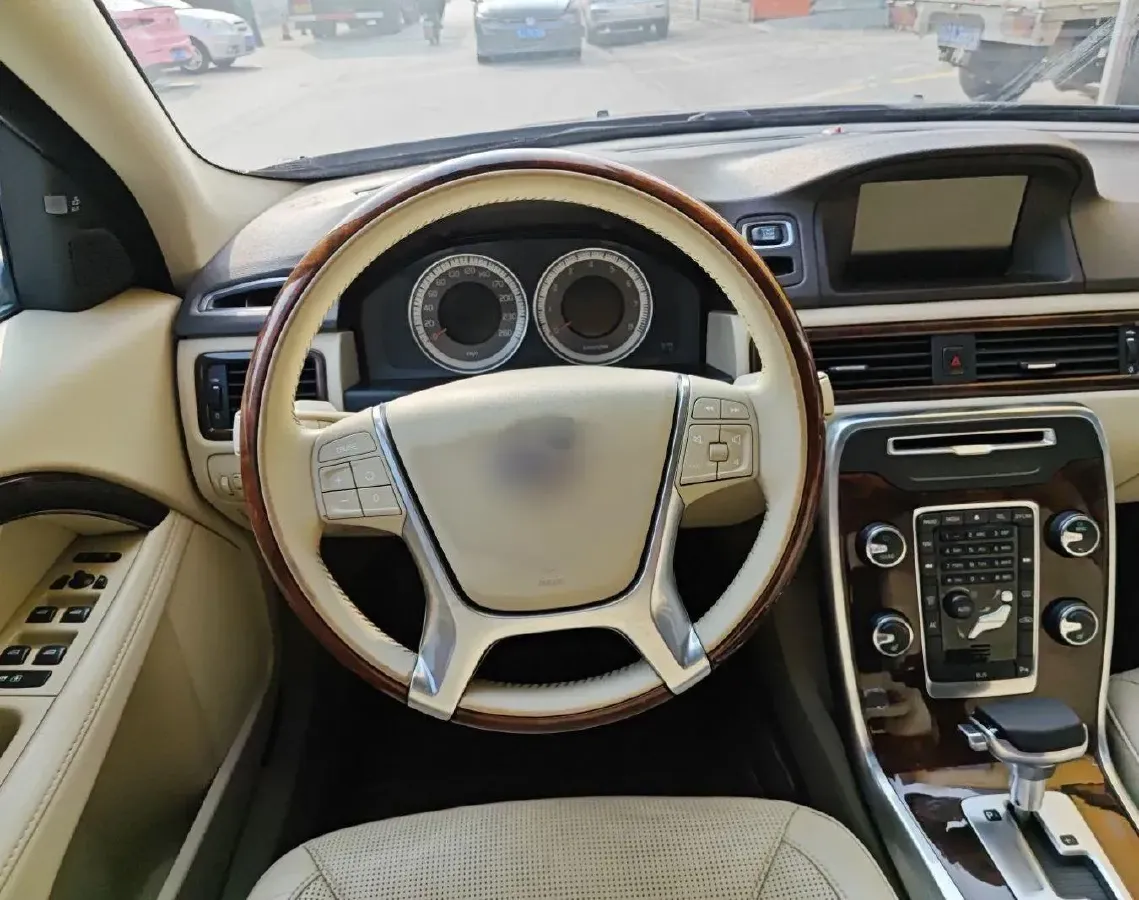 2012 Volvo S80L 2.0T 240HP L4 6DCT,autocango,china used car exporter,china ev exporter,chinese used car exporter,chinese used ev exporter