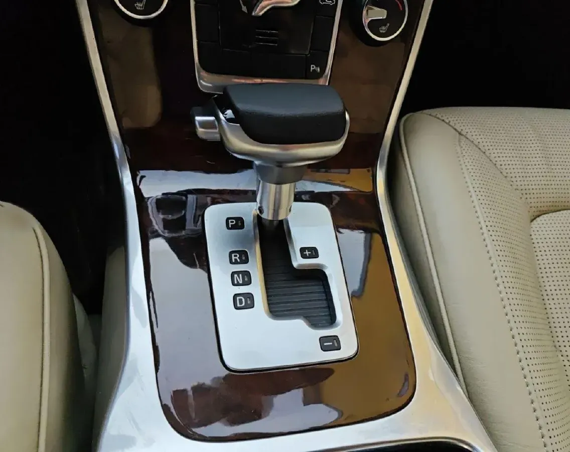 2012 Volvo S80L 2.0T 240HP L4 6DCT,autocango,china used car exporter,china ev exporter,chinese used car exporter,chinese used ev exporter