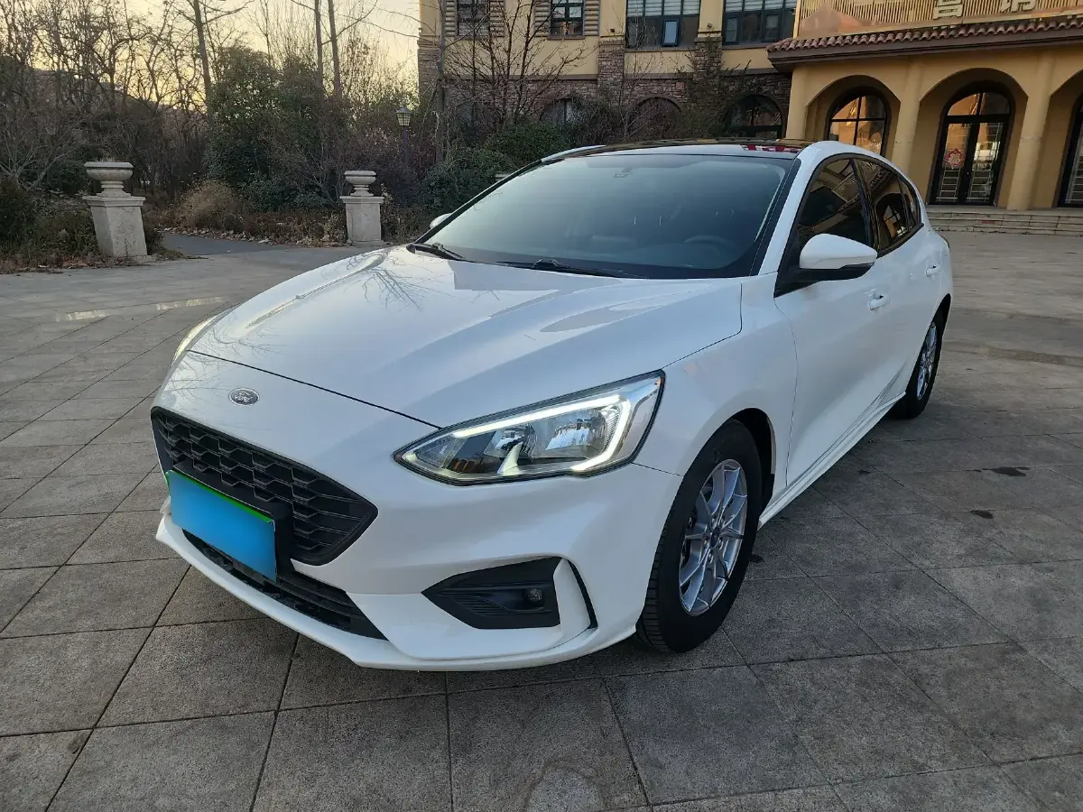 2020 Ford Focus 1.5L 122HP L3 6AT