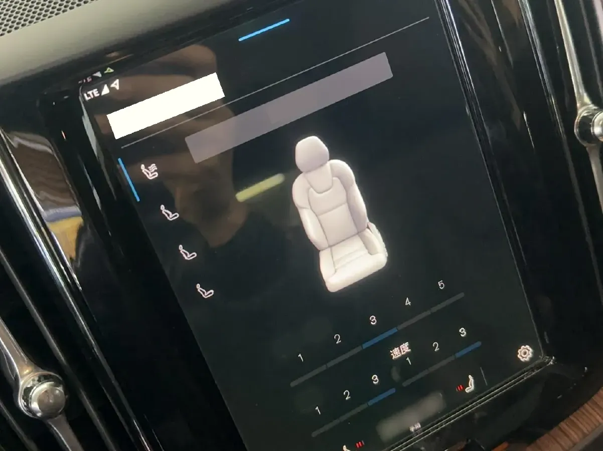 2024 Volvo XC60 PHEV 2.0T 310HP L4 8AT PHEV 18.8KWH,autocango,china used car exporter,china ev exporter,chinese used car exporter,chinese used ev exporter