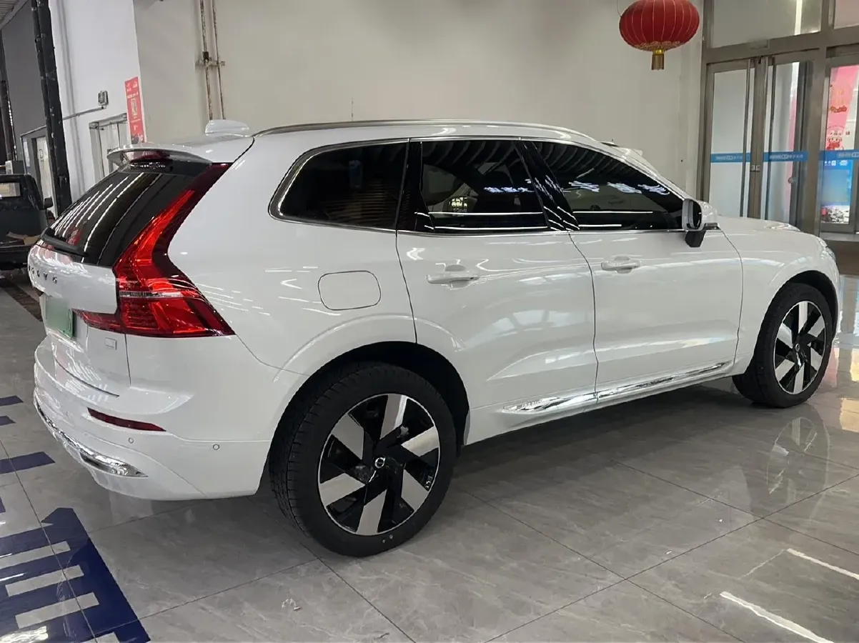 2024 Volvo XC60 PHEV 2.0T 310HP L4 8AT PHEV 18.8KWH,autocango,china used car exporter,china ev exporter,chinese used car exporter,chinese used ev exporter