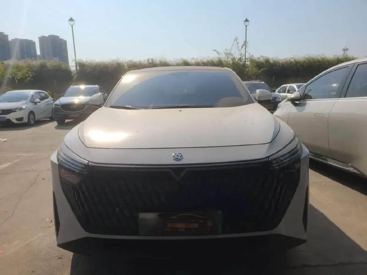 2023 Venucia Grand V DD-i 1.5T 163HP L4 E-CVT PHEV 18.4KWH,autocango,china used car exporter,china ev exporter,chinese used car exporter,chinese used ev exporter