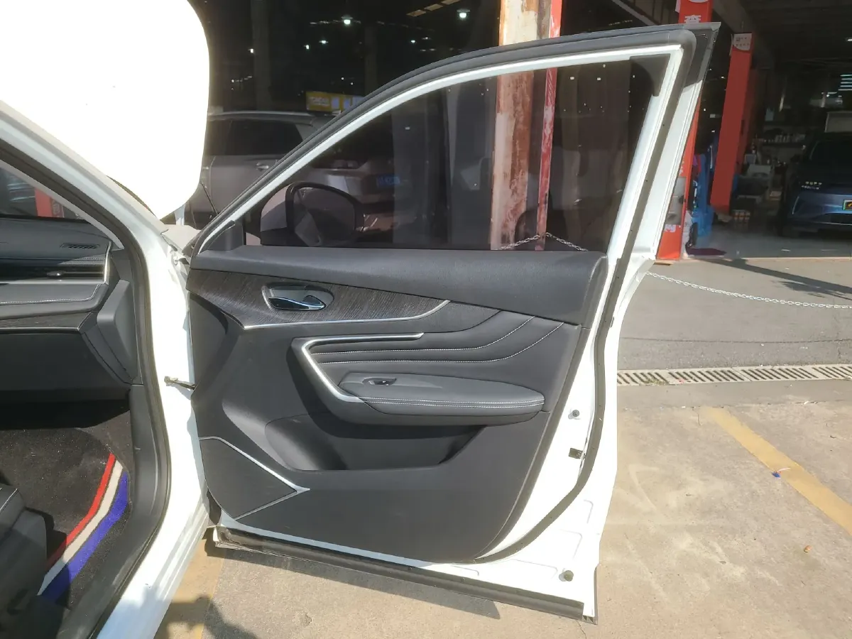 2023 Venucia Grand V DD-i 1.5T 163HP L4 E-CVT PHEV 18.4KWH,autocango,china used car exporter,china ev exporter,chinese used car exporter,chinese used ev exporter