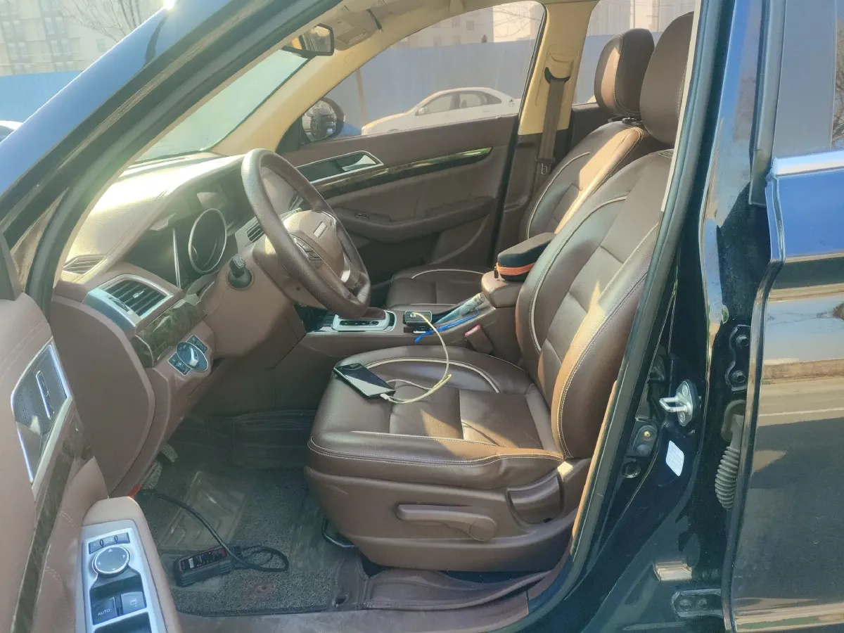 2017 Leopaard CS10 2.0T 177HP L4 6DCT,autocango,china used car exporter,china ev exporter,chinese used car exporter,chinese used ev exporter