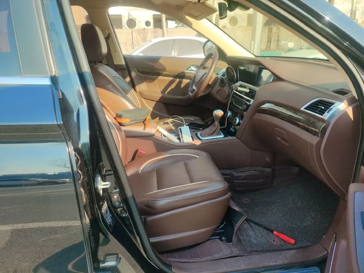 2017 Leopaard CS10 2.0T 177HP L4 6DCT,autocango,china used car exporter,china ev exporter,chinese used car exporter,chinese used ev exporter