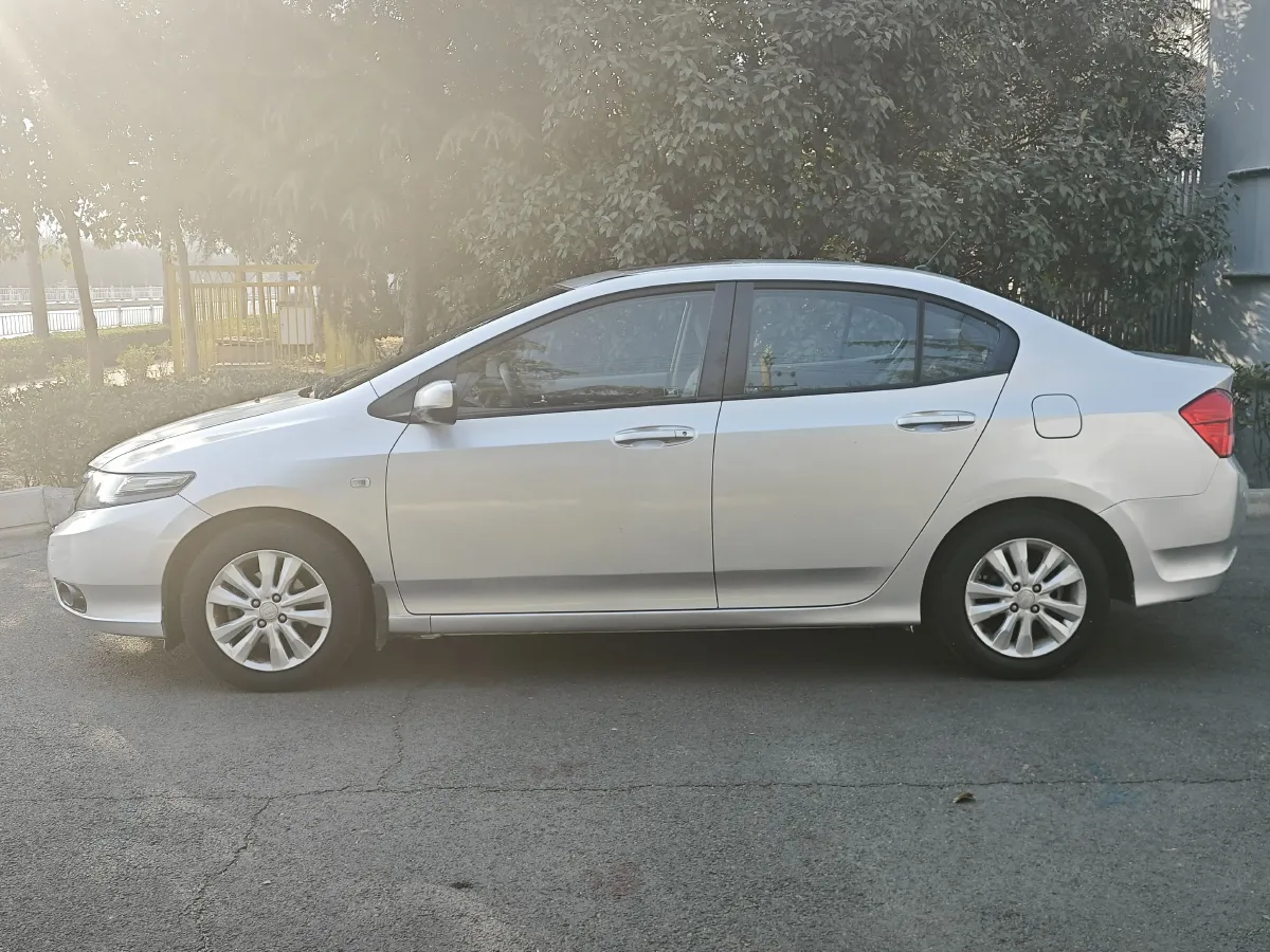 2012 Honda City Classic 1.5L 120HP L4 5AT,autocango,china used car exporter,china ev exporter,chinese used car exporter,chinese used ev exporter