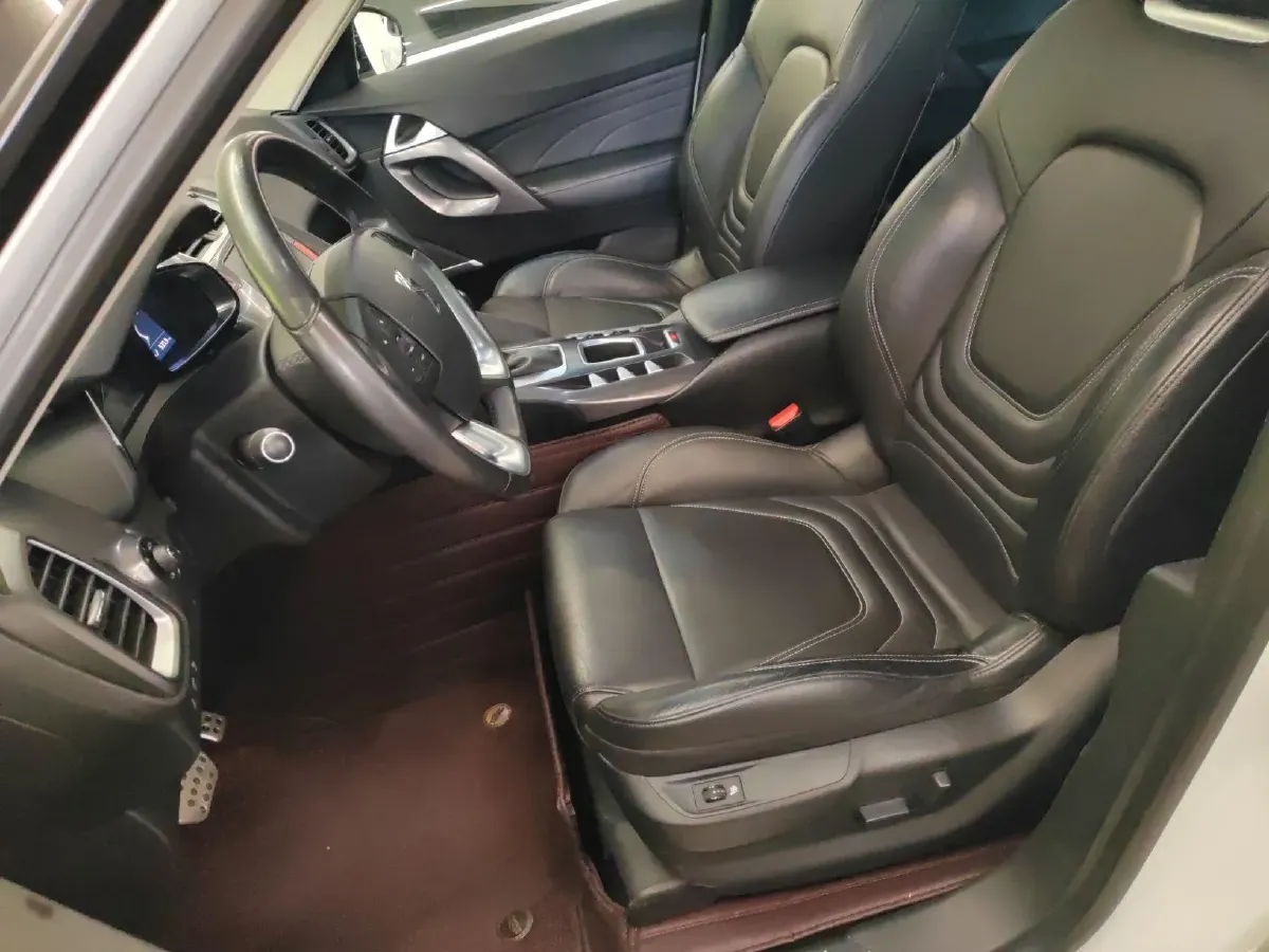 2013 DS 5 1.6T 200HP L4 6AT,autocango,china used car exporter,china ev exporter,chinese used car exporter,chinese used ev exporter