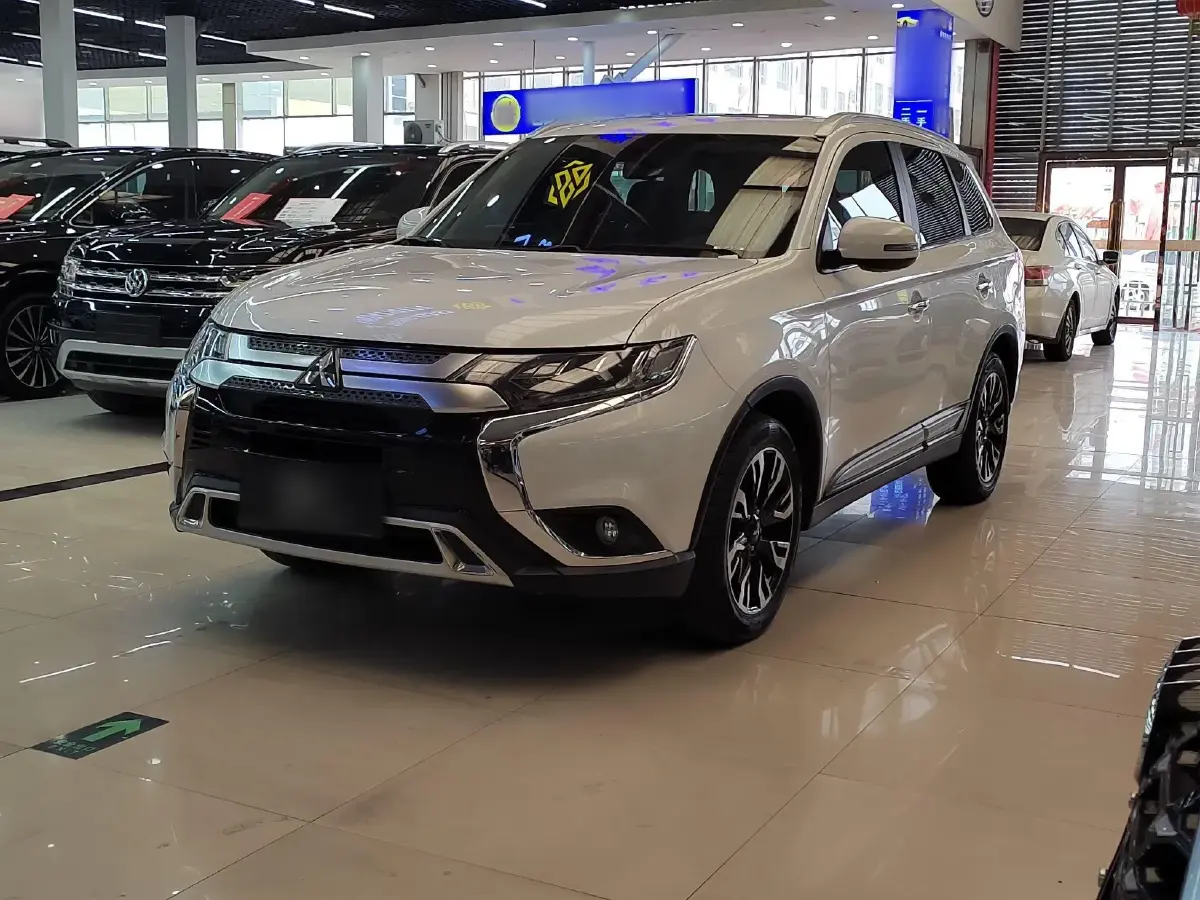 2019 Mitsubishi Outlander 2.4L 192HP L4 CVT