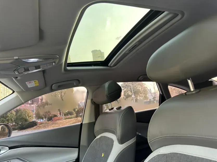 2020 BaoJun RC-5 1.5T 147HP L4 CVT,autocango,china used car exporter,china ev exporter,chinese used car exporter,chinese used ev exporter