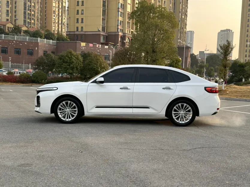 2020 BaoJun RC-5 1.5T 147HP L4 CVT,autocango,china used car exporter,china ev exporter,chinese used car exporter,chinese used ev exporter