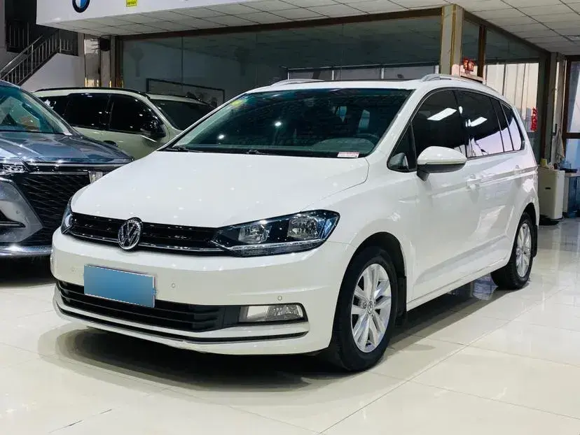 2018 Volkswagen Touran 1.4T 150HP L4 7DCT