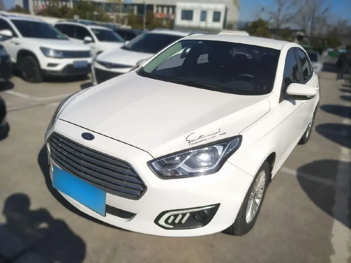 2017 Ford Escort 1.5L 113HP L4 5MT