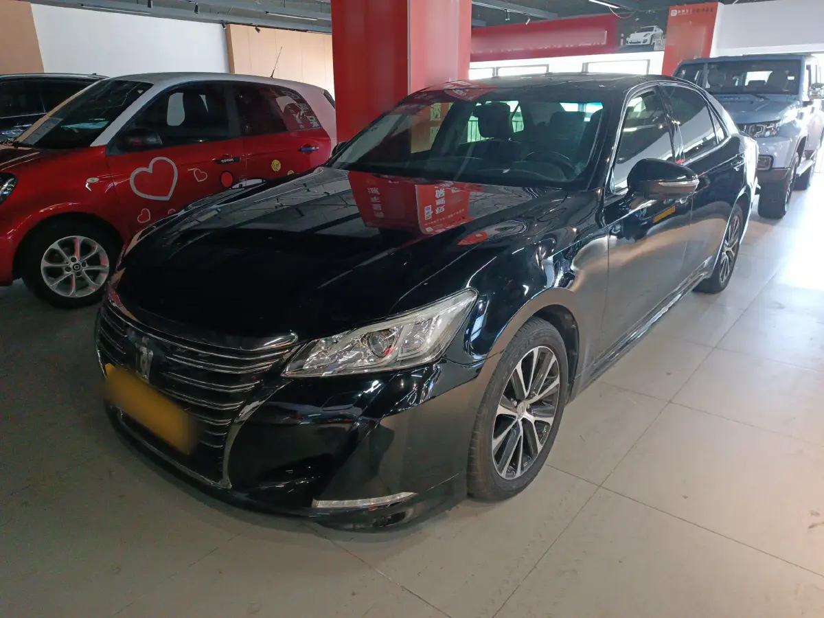2018 Toyota Crown 2.0T 235HP L4 8AT