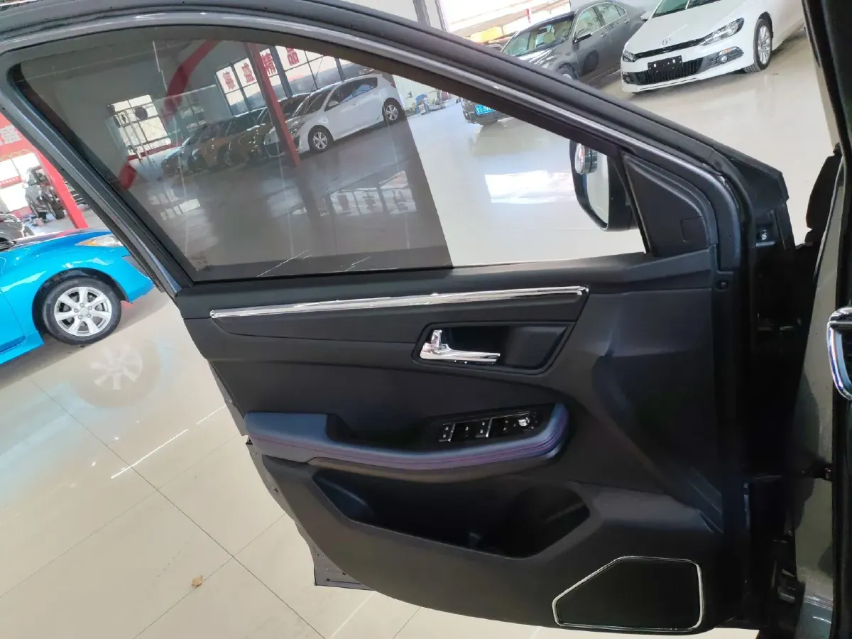 2021 SWM G05 1.5T 156HP L4 6AT,autocango,china used car exporter,china ev exporter,chinese used car exporter,chinese used ev exporter