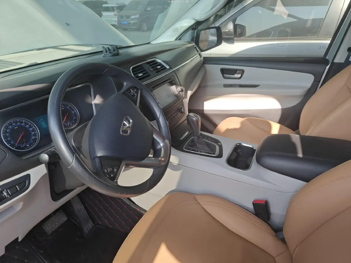 2017 HuaSong 7 2.0T 204HP L4 6AT,autocango,china used car exporter,china ev exporter,chinese used car exporter,chinese used ev exporter