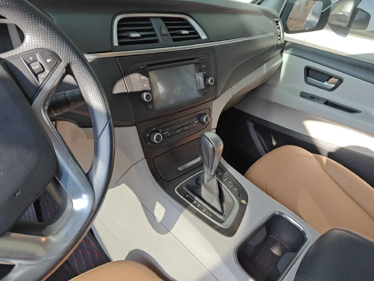 2017 HuaSong 7 2.0T 204HP L4 6AT,autocango,china used car exporter,china ev exporter,chinese used car exporter,chinese used ev exporter