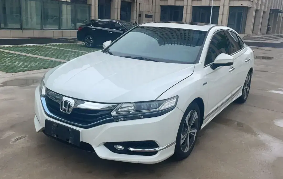 2017 Honda Spirior 2.0L 146HP L4 E-CVT Hybrid