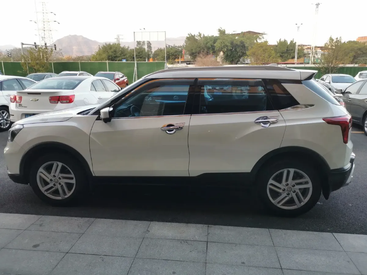 2020 Venucia T60 1.6L 126HP L4 CVT,autocango,china used car exporter,china ev exporter,chinese used car exporter,chinese used ev exporter