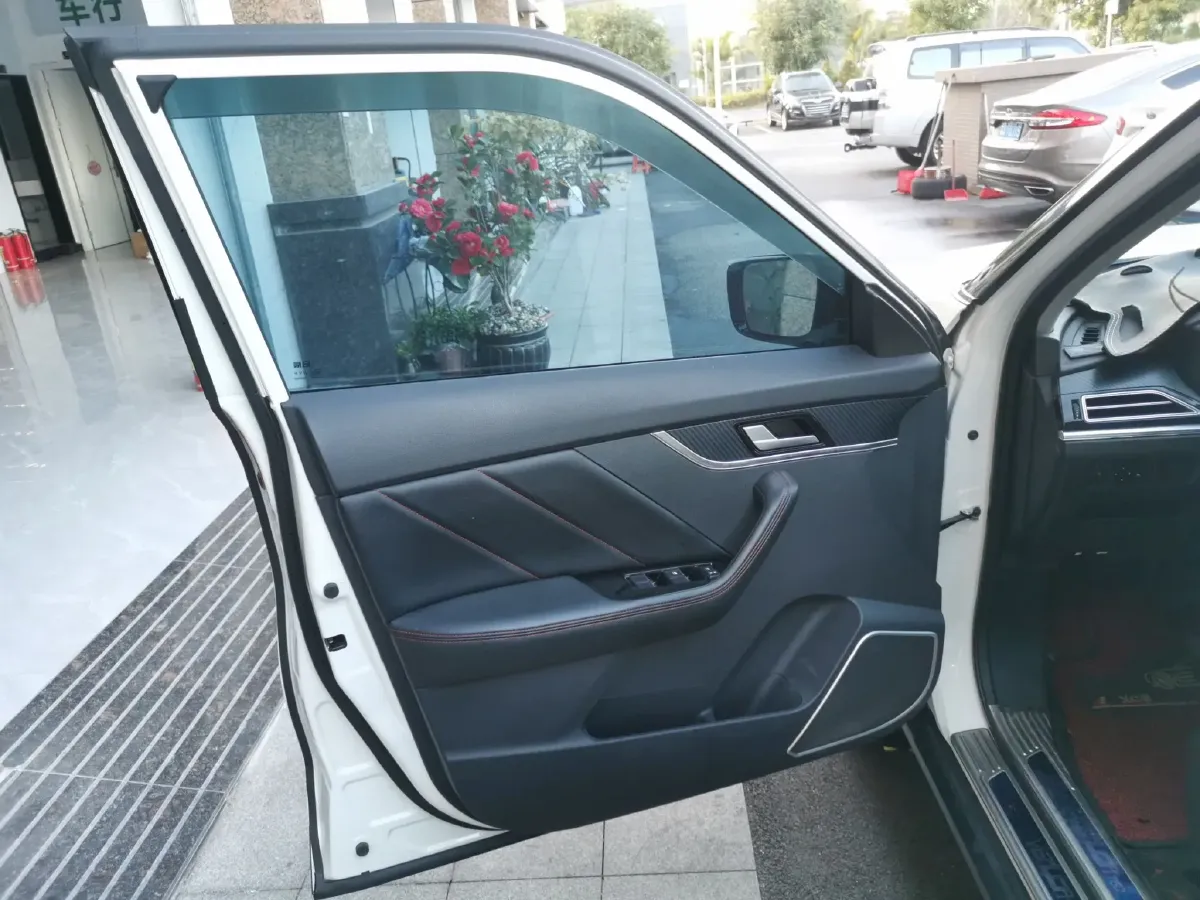 2020 Venucia T60 1.6L 126HP L4 CVT,autocango,china used car exporter,china ev exporter,chinese used car exporter,chinese used ev exporter