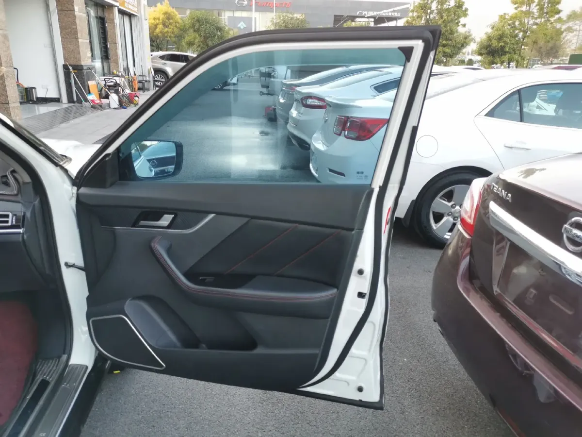 2020 Venucia T60 1.6L 126HP L4 CVT,autocango,china used car exporter,china ev exporter,chinese used car exporter,chinese used ev exporter