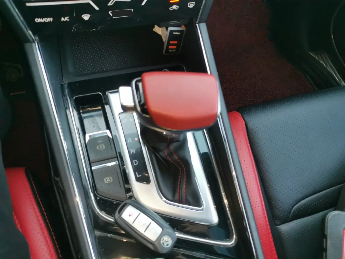 2020 Venucia T60 1.6L 126HP L4 CVT,autocango,china used car exporter,china ev exporter,chinese used car exporter,chinese used ev exporter