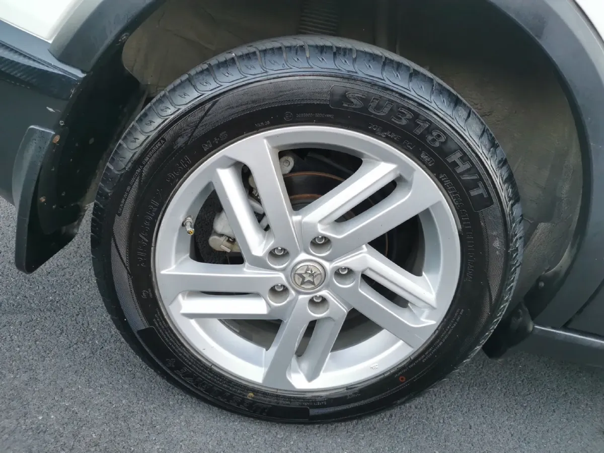 2020 Venucia T60 1.6L 126HP L4 CVT,autocango,china used car exporter,china ev exporter,chinese used car exporter,chinese used ev exporter