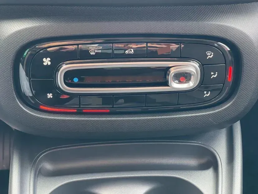 2018 Smart smart forfour 1.0L 71HP L3 6DCT,autocango,china used car exporter,china ev exporter,chinese used car exporter,chinese used ev exporter