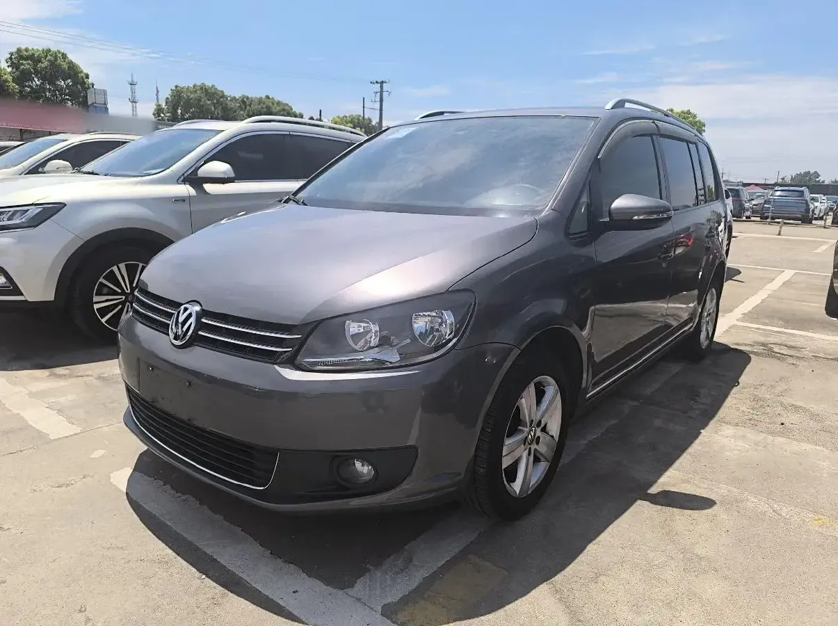 2015 Volkswagen Touran 1.4T 131HP L4 7DCT