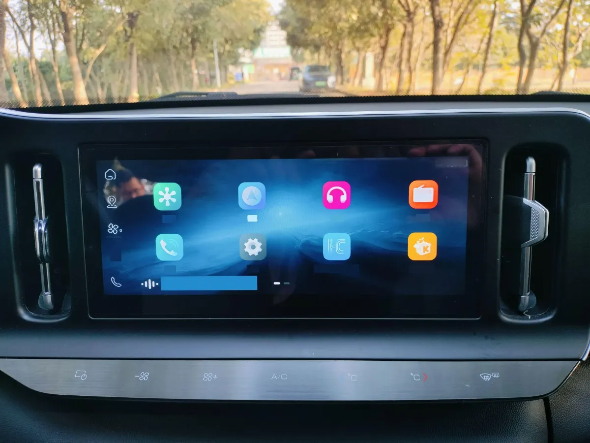 2020 BaoJun RC-5 1.5L 99HP L4 6MT,autocango,china used car exporter,china ev exporter,chinese used car exporter,chinese used ev exporter