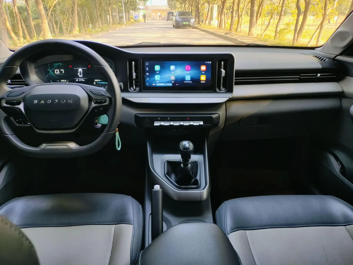 2020 BaoJun RC-5 1.5L 99HP L4 6MT,autocango,china used car exporter,china ev exporter,chinese used car exporter,chinese used ev exporter