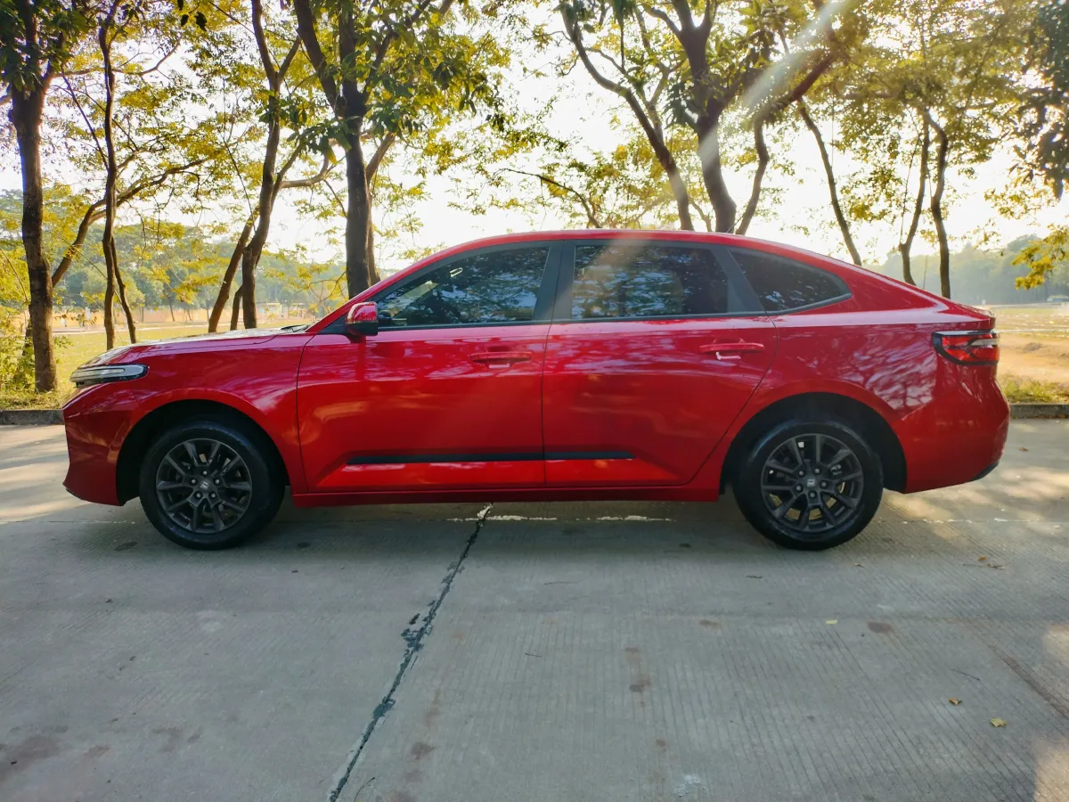 2020 BaoJun RC-5 1.5L 99HP L4 6MT,autocango,china used car exporter,china ev exporter,chinese used car exporter,chinese used ev exporter