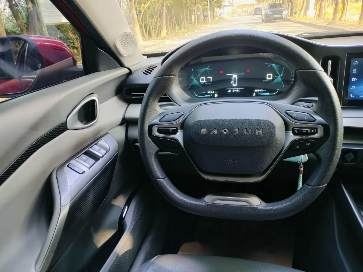 2020 BaoJun RC-5 1.5L 99HP L4 6MT,autocango,china used car exporter,china ev exporter,chinese used car exporter,chinese used ev exporter