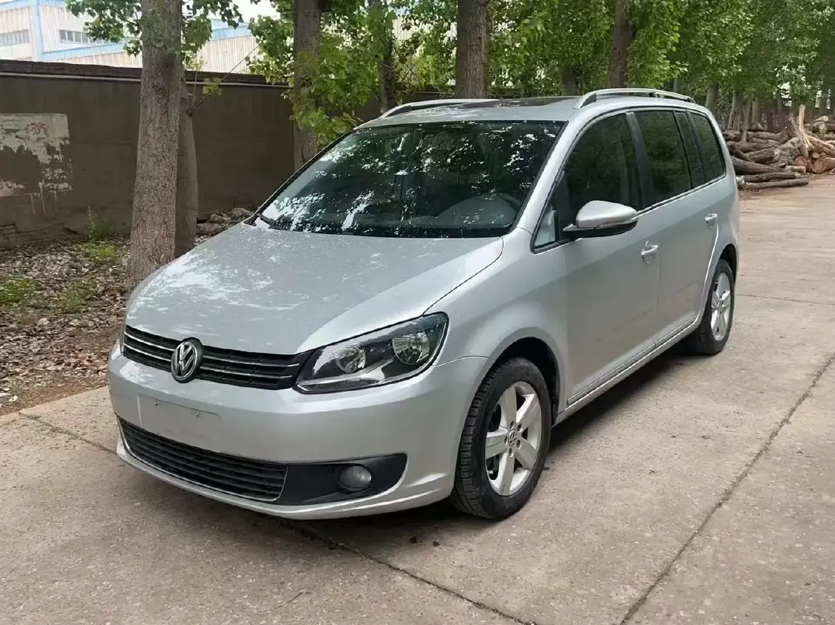 2015 Volkswagen Touran 1.4T 131HP L4 5MT