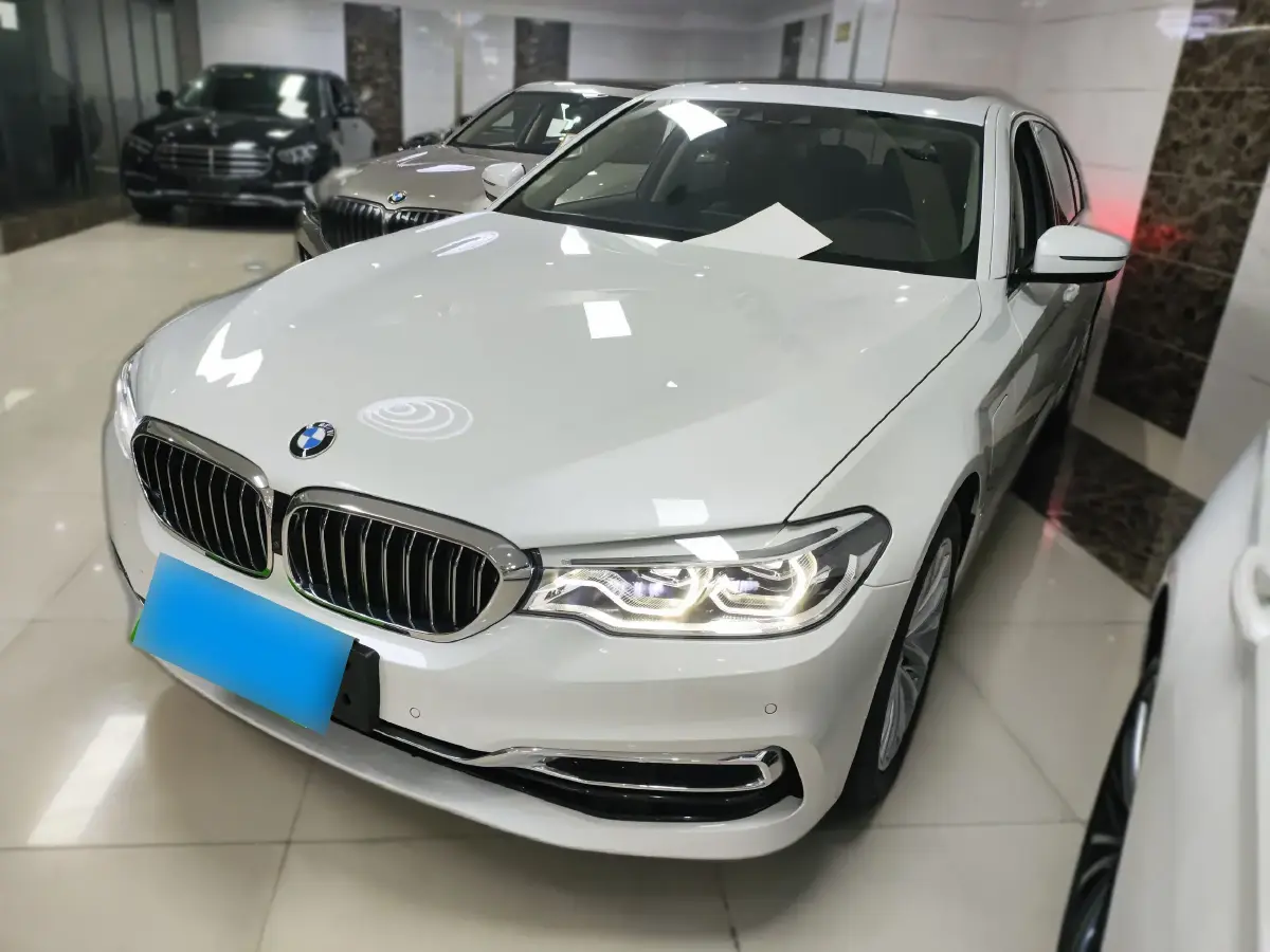 2020 BMW 5 Series 2.0T 184HP L4 8AT PHEV 17.7KWH